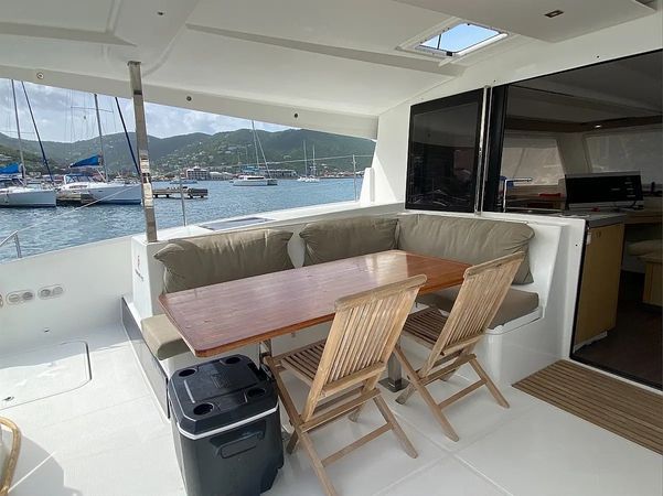 Fountaine Pajot Lucia 40 | Happy Ours