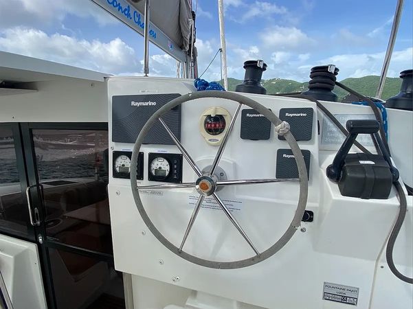 Fountaine Pajot Lucia 40 | Happy Ours
