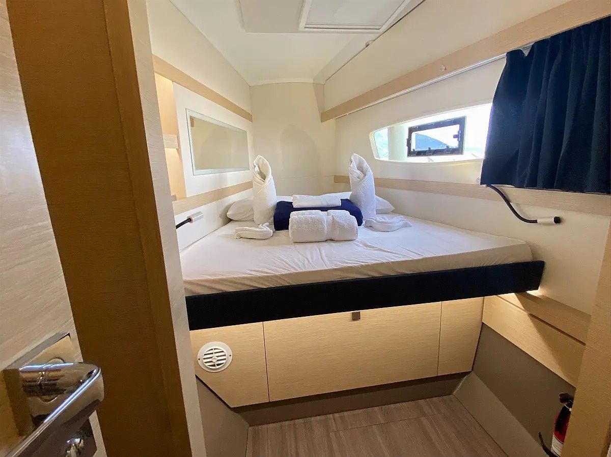 Fountaine Pajot Lucia 40 | Happy Ours