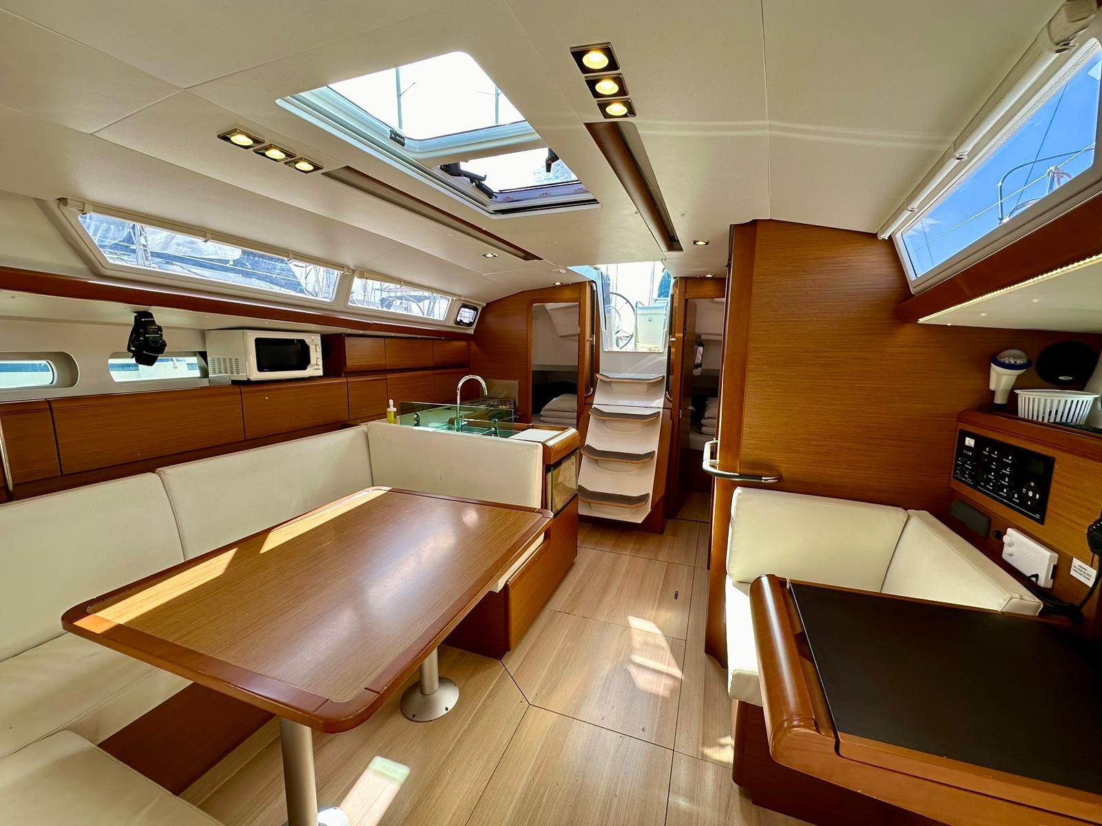 Jeanneau Sun Odyssey 419 | Hendrix