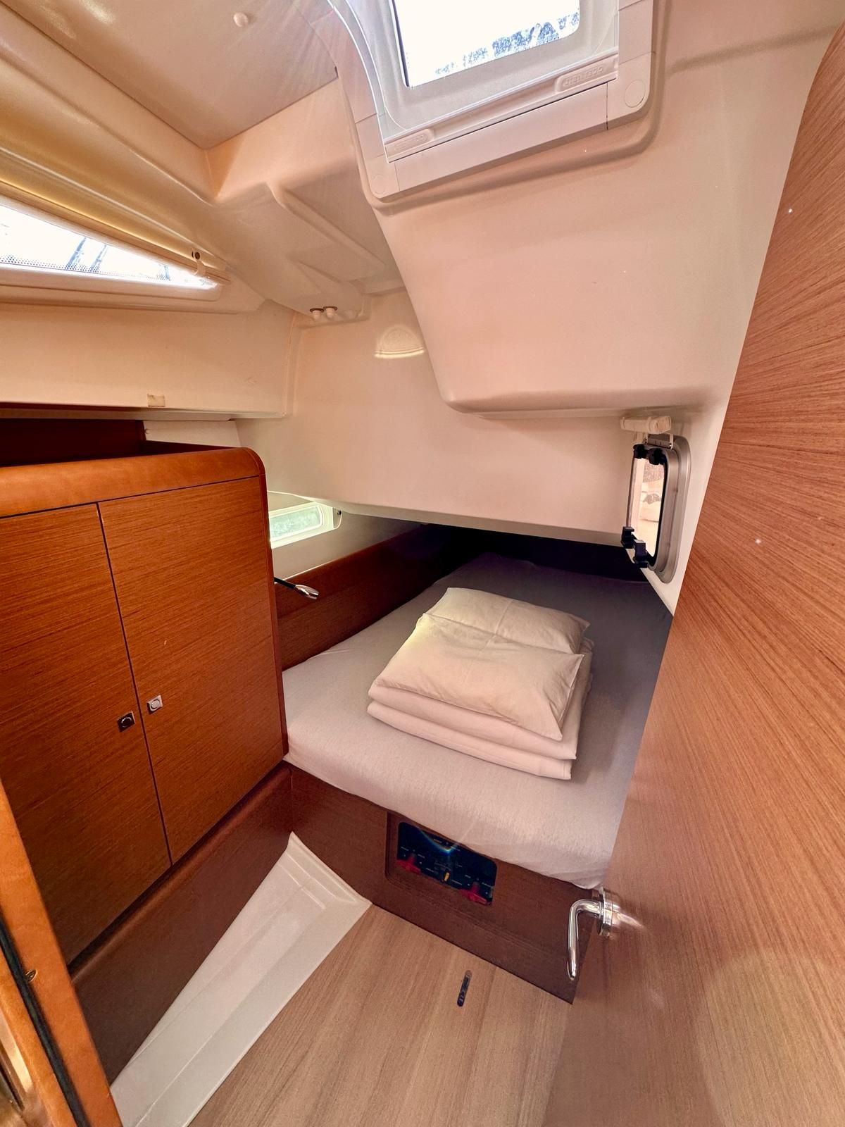 Jeanneau Sun Odyssey 419 | Hendrix