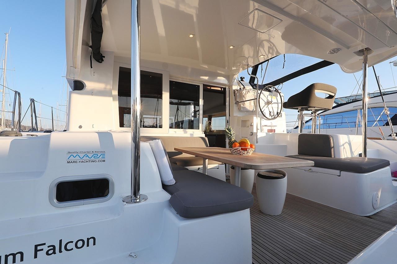 Lagoon 40 | Millennium Falcon