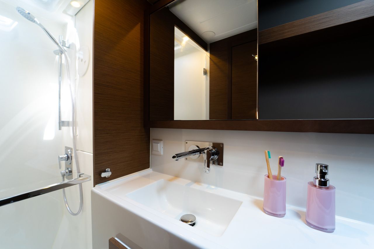 Lagoon 40 | Millennium Falcon