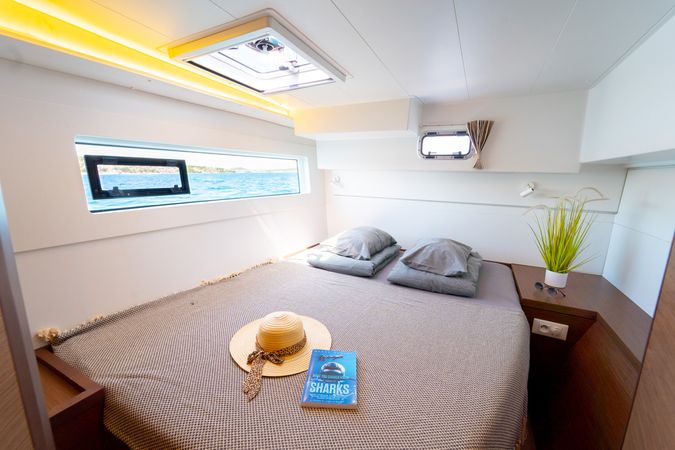 Lagoon 40 | Millennium Falcon