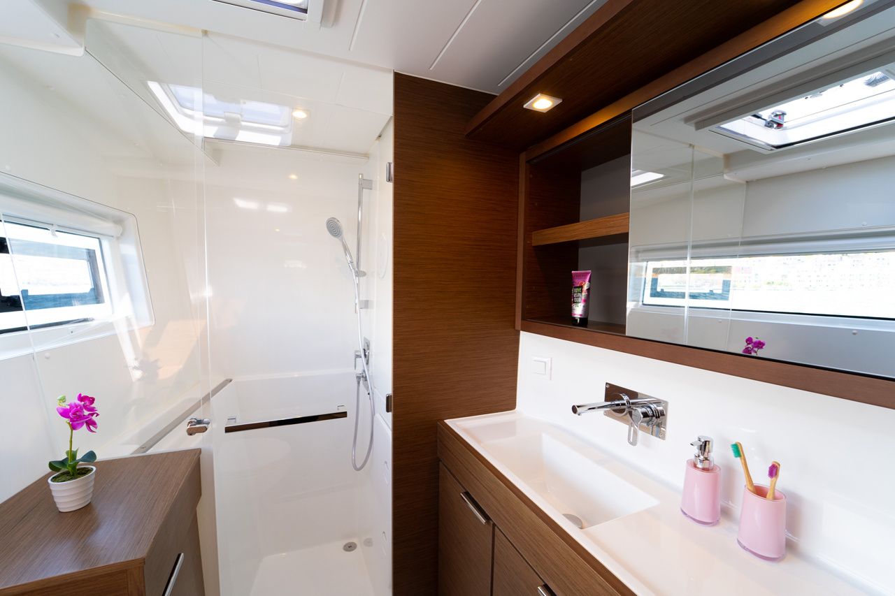 Lagoon 40 | Millennium Falcon