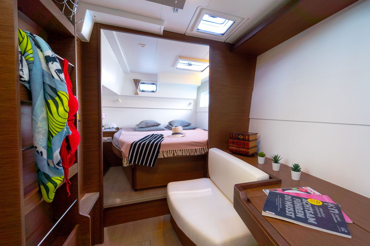 Lagoon 40 | Millennium Falcon