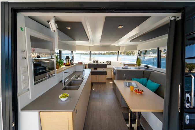Fountaine Pajot MY 37 | Mon Ami