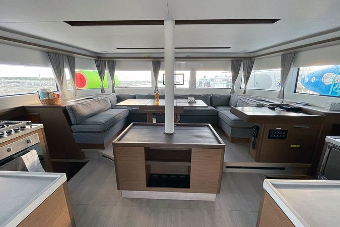 Lagoon 50 | Vi La Ut