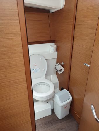 Jeanneau Sun Odyssey 440 | Modesty