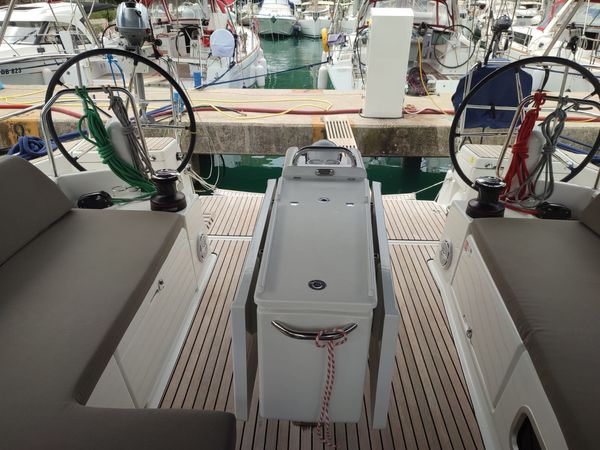 Jeanneau Sun Odyssey 440 | Modesty
