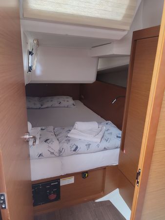 Jeanneau Sun Odyssey 440 | Modesty