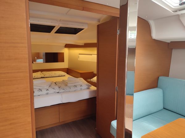 Jeanneau Sun Odyssey 440 | Modesty