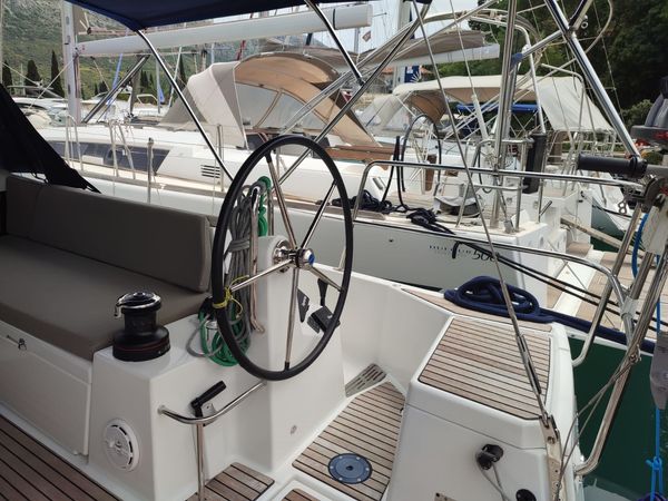 Jeanneau Sun Odyssey 440 | Modesty