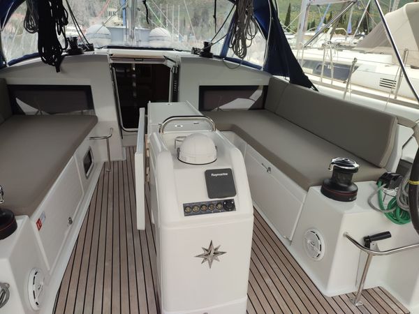 Jeanneau Sun Odyssey 440 | Modesty