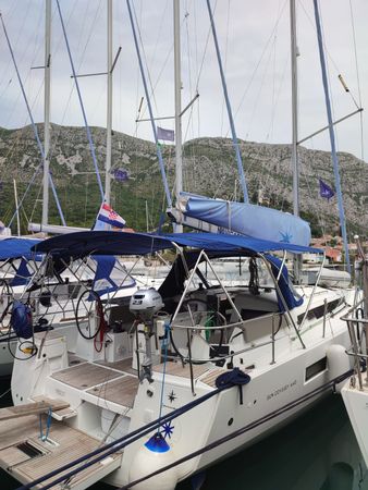 Jeanneau Sun Odyssey 440 | Modesty