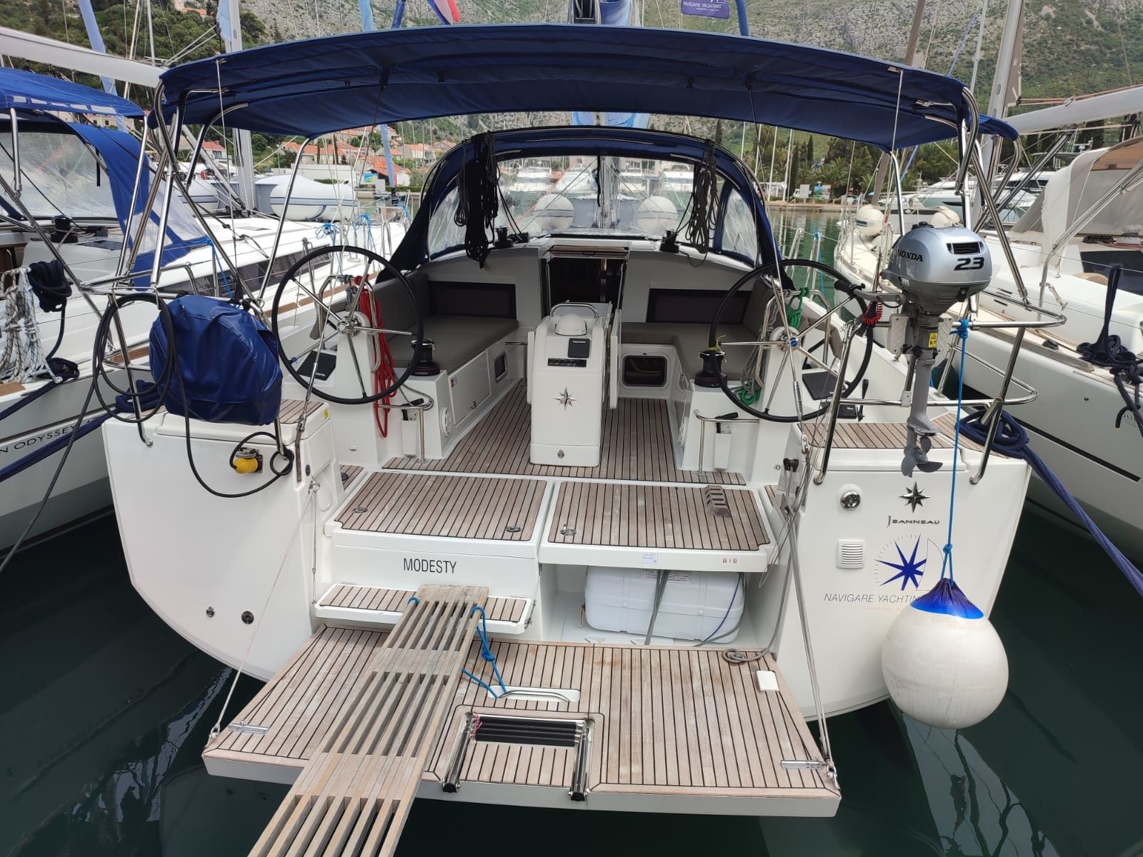 Jeanneau Sun Odyssey 440 | Modesty