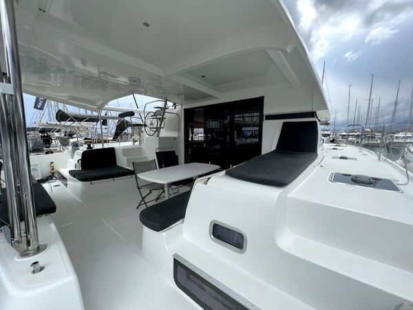 Lagoon 42 | Love hunter