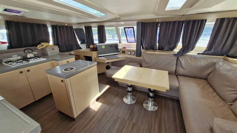 Fountaine Pajot Saona 47 | Palissandre