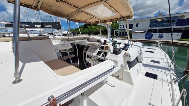 Fountaine Pajot Saona 47 | Palissandre