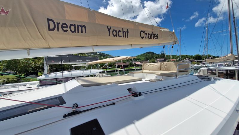 Fountaine Pajot Saona 47 | Palissandre