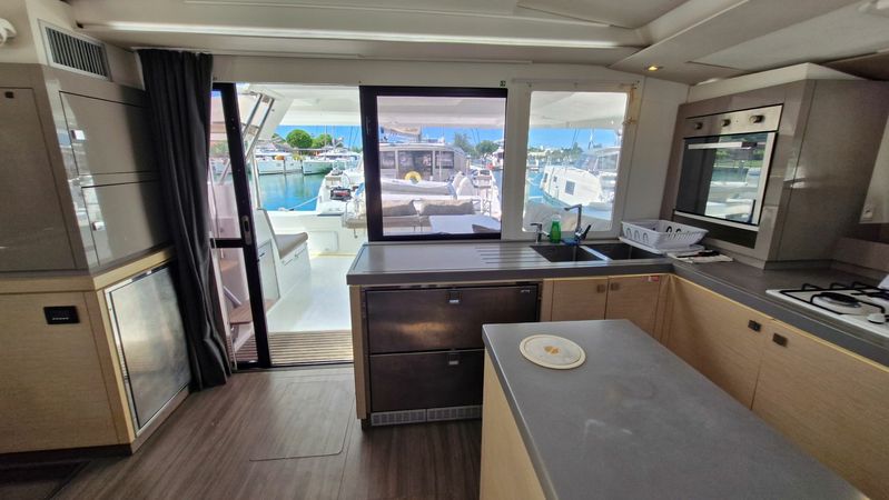 Fountaine Pajot Saona 47 | Palissandre