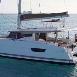 Fountaine Pajot Lucia 40 | Akialoa