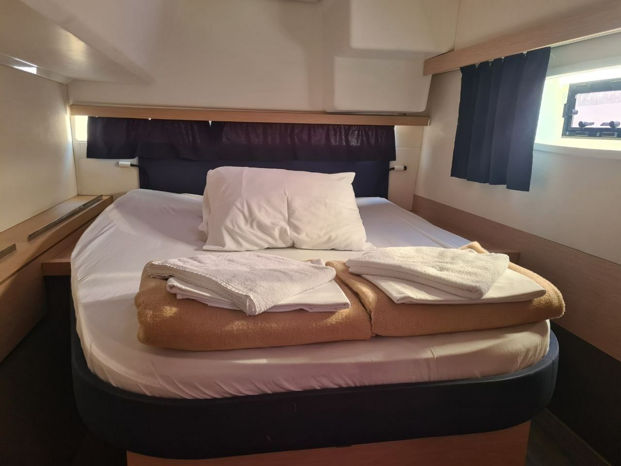 Fountaine Pajot Lucia 40 | Akialoa