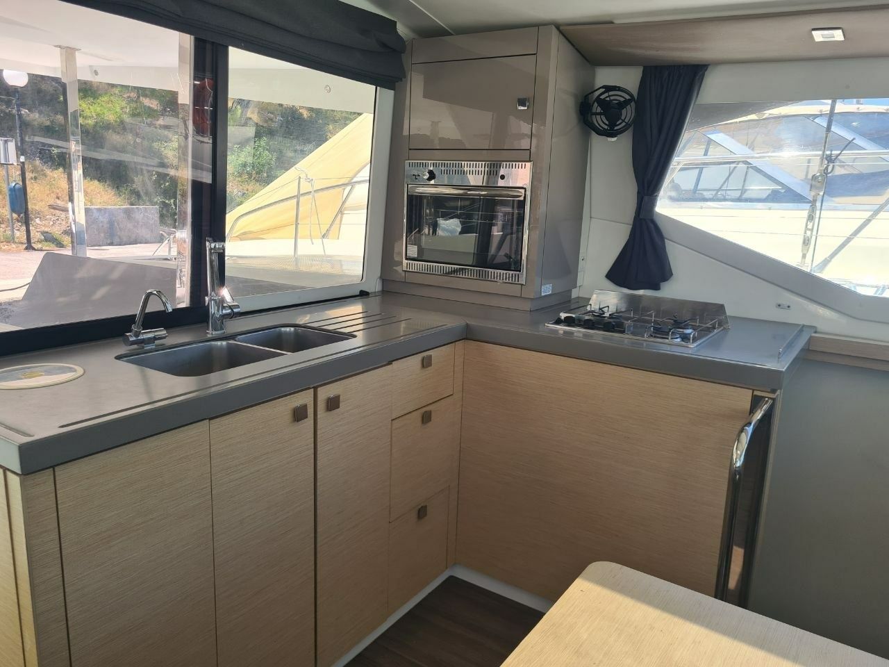 Fountaine Pajot Lucia 40 | Akialoa