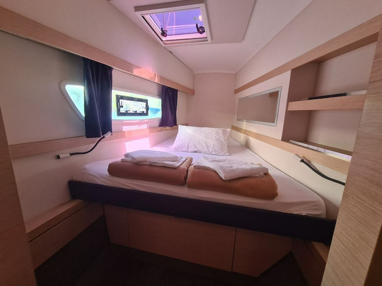 Fountaine Pajot Lucia 40 | Akialoa