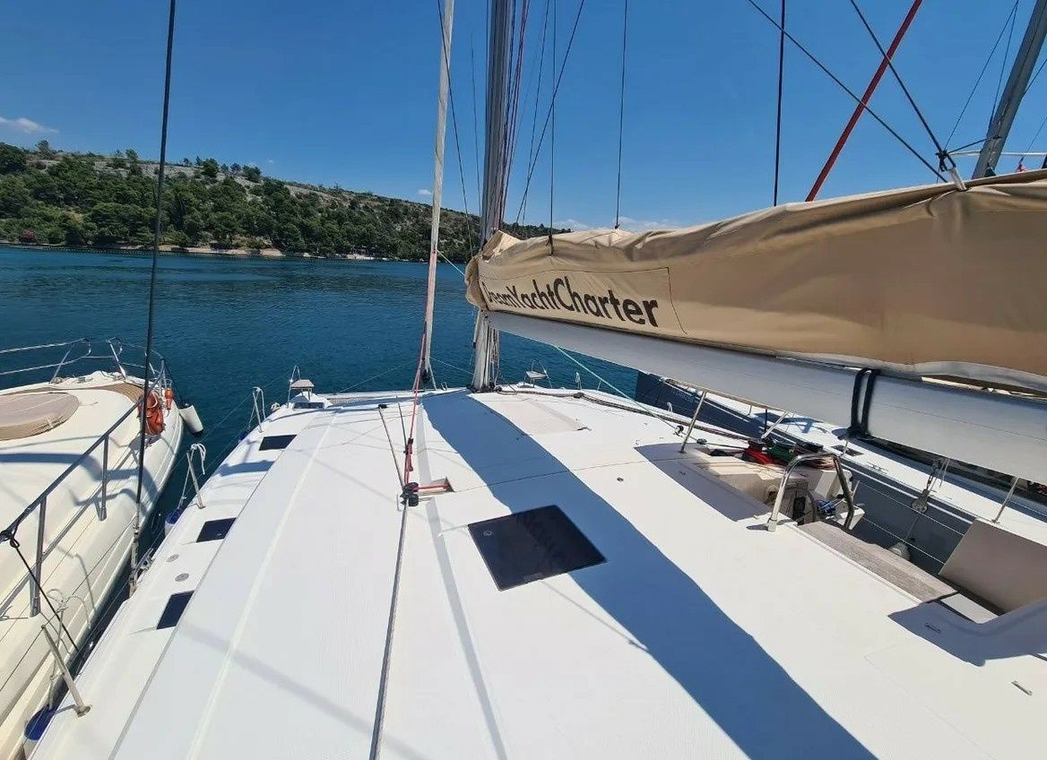 Fountaine Pajot Lucia 40 | Akialoa