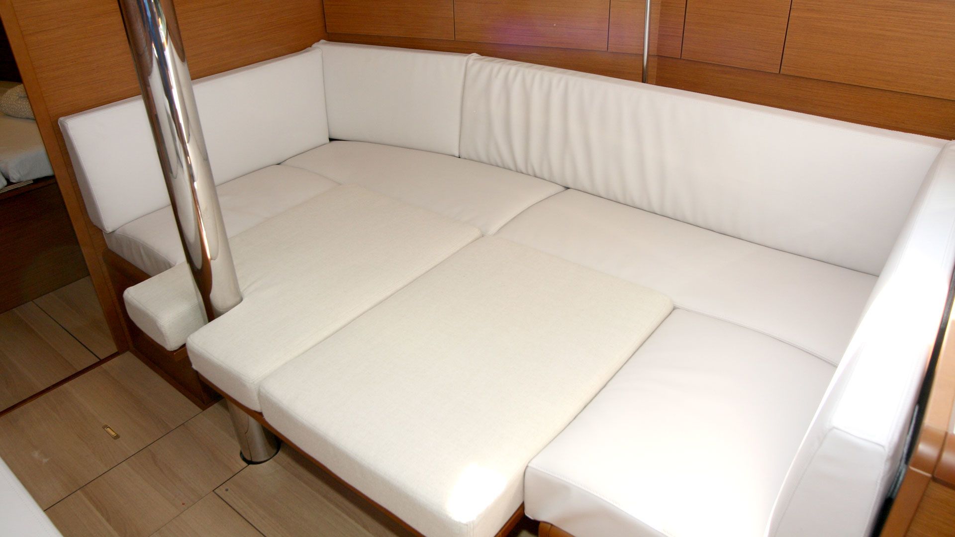 Jeanneau Sun Odyssey 389 | Tara