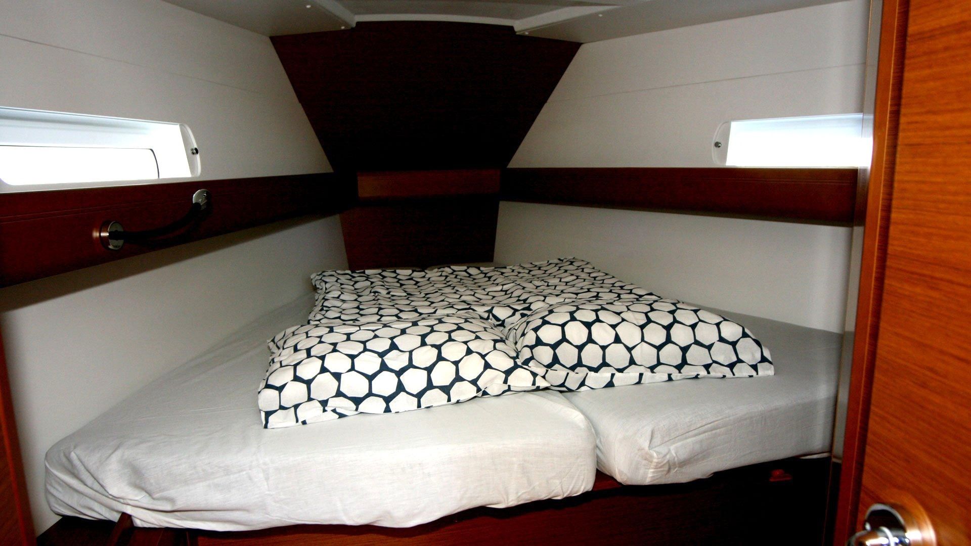 Jeanneau Sun Odyssey 419 | Espresso