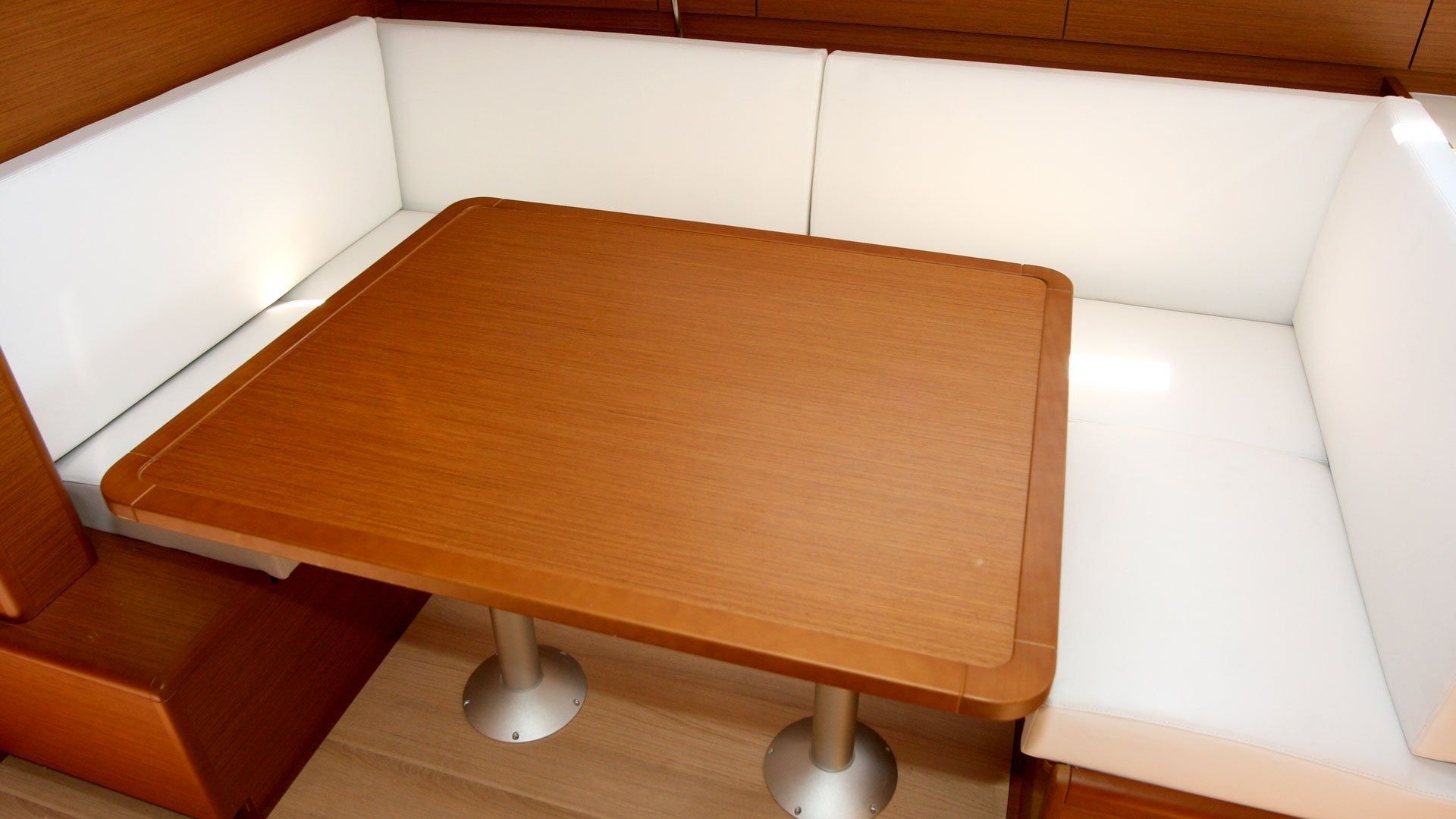 Jeanneau Sun Odyssey 419 | Espresso