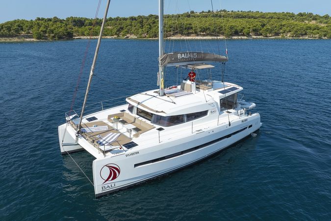 Bali 4.5 | Sylvester