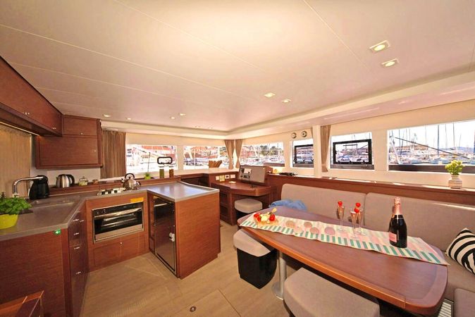 Lagoon 450 F | Reggae Point