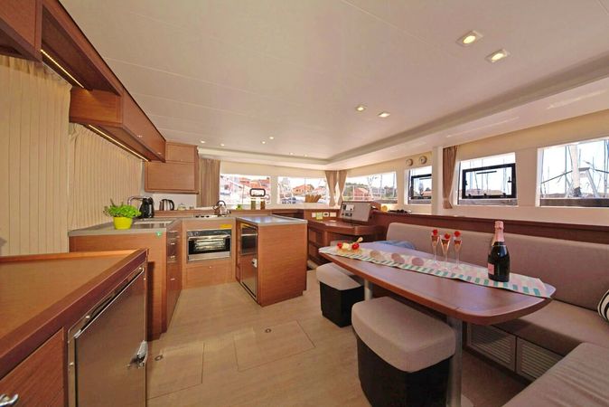 Lagoon 450 F | Reggae Point