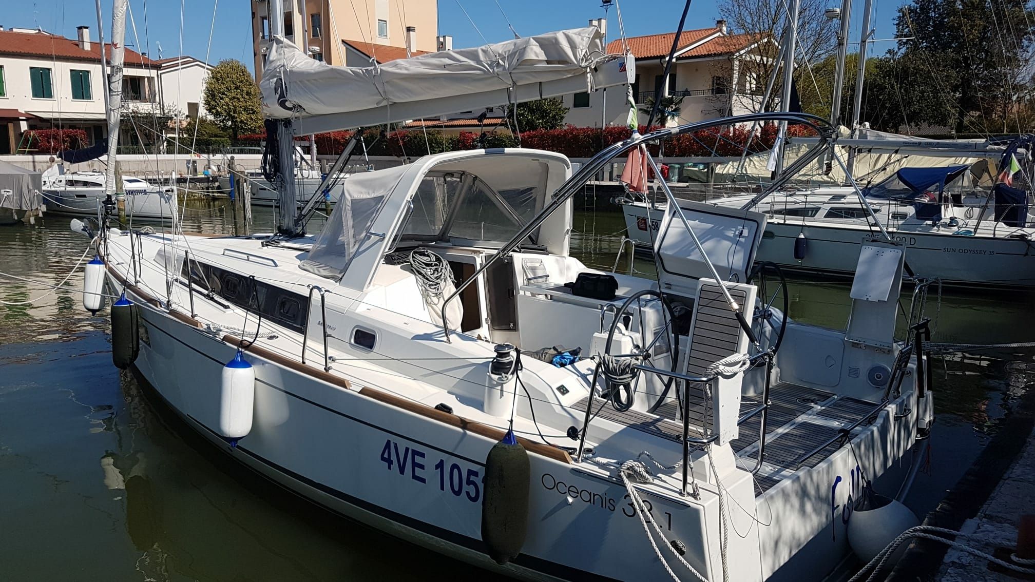 Beneteau Oceanis 38 | Follia