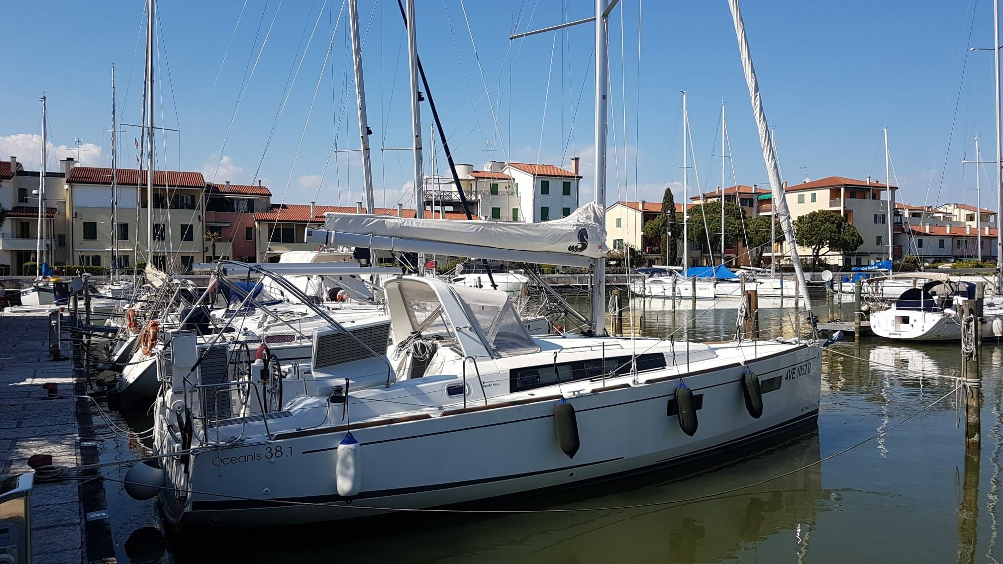Beneteau Oceanis 38 | Follia