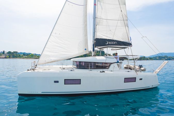 Lagoon 42 | Four Seasons