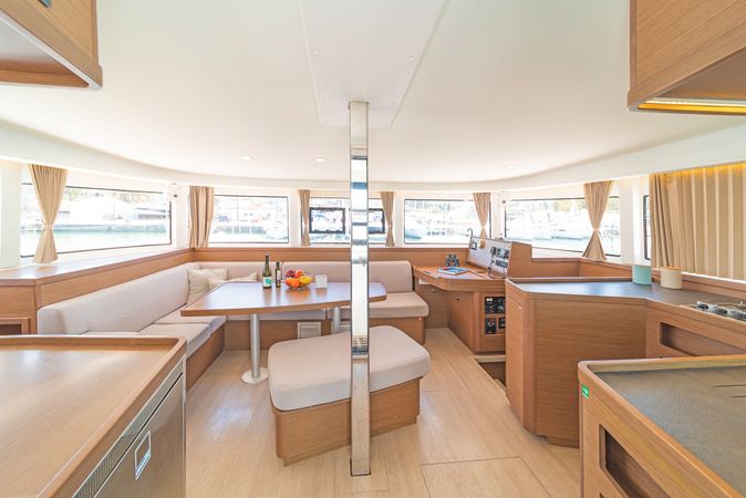 Lagoon 42 | Four Seasons