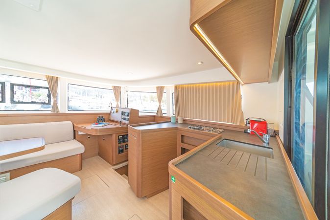 Lagoon 42 | Four Seasons