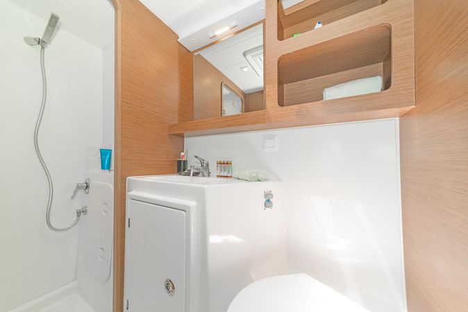 Lagoon 42 | Four Seasons