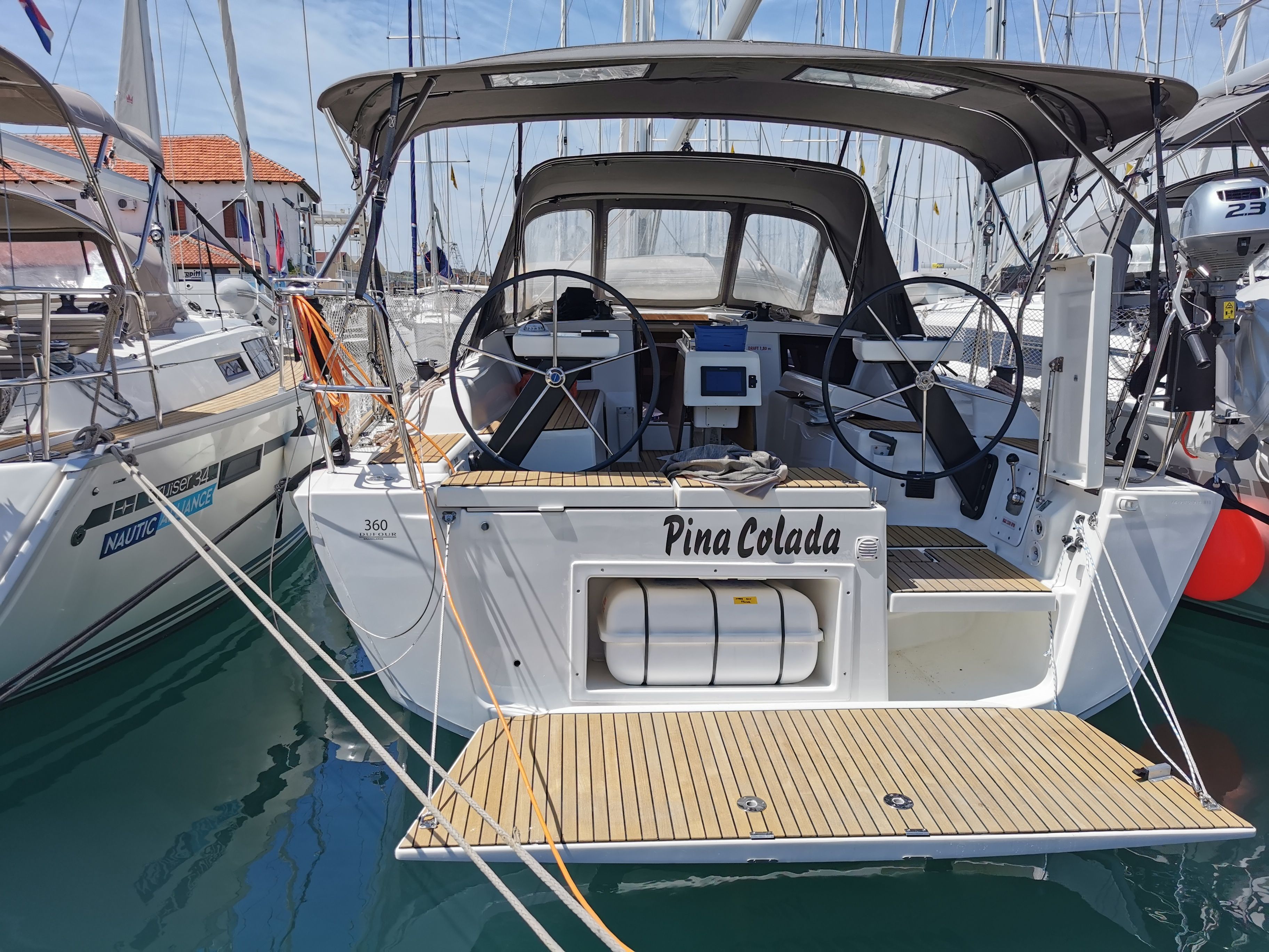 Dufour 360 | Pina Colada