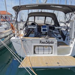 Dufour 360 | Pina Colada