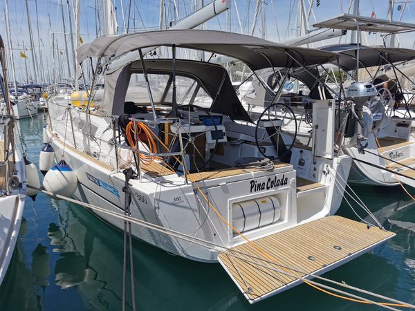Dufour 360 | Pina Colada