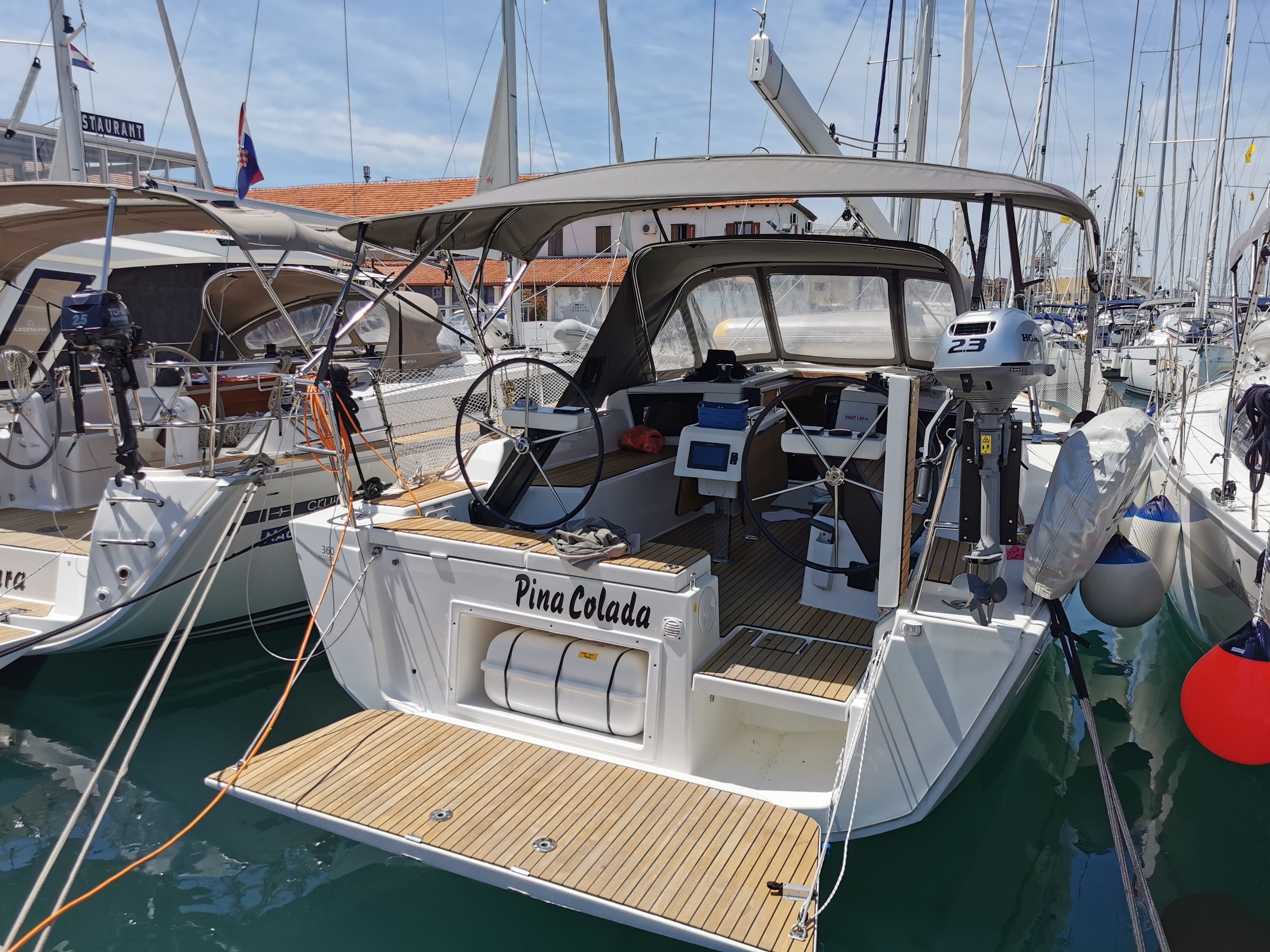 Dufour 360 | Pina Colada