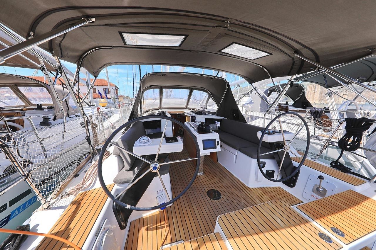 Dufour 360 | Pina Colada