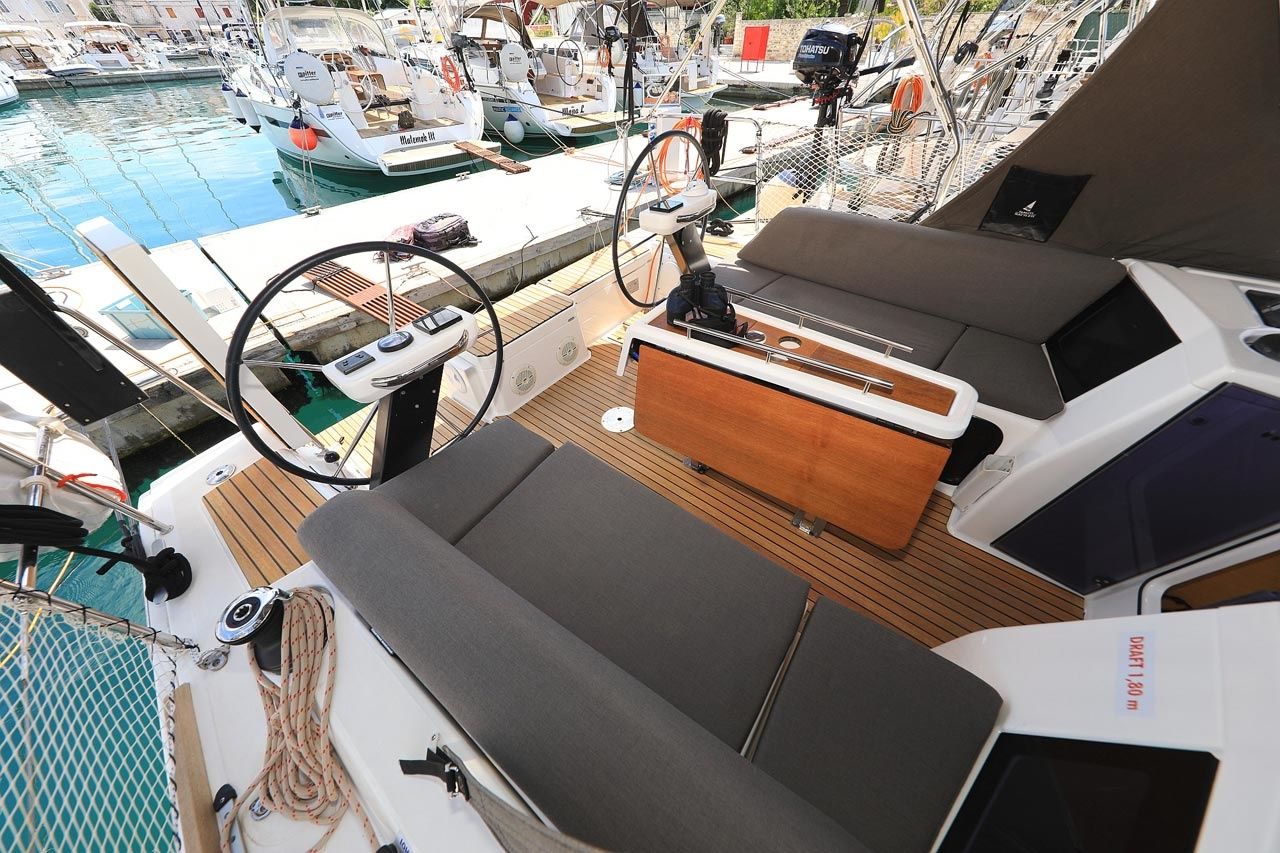 Dufour 360 | Pina Colada