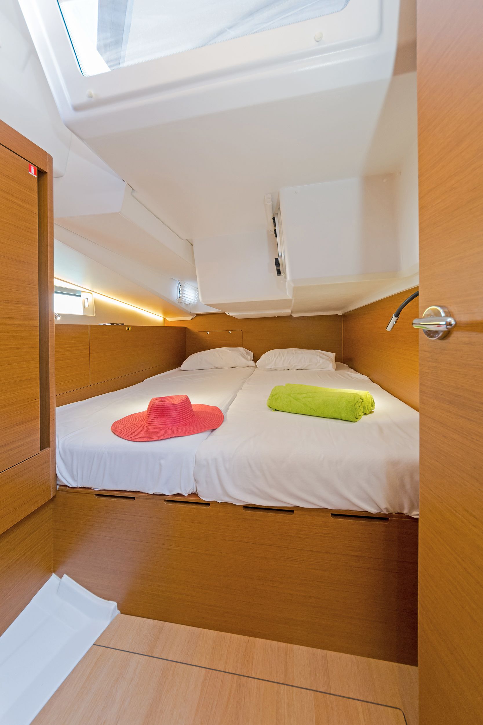 Jeanneau Sun Odyssey 490 | Captain George