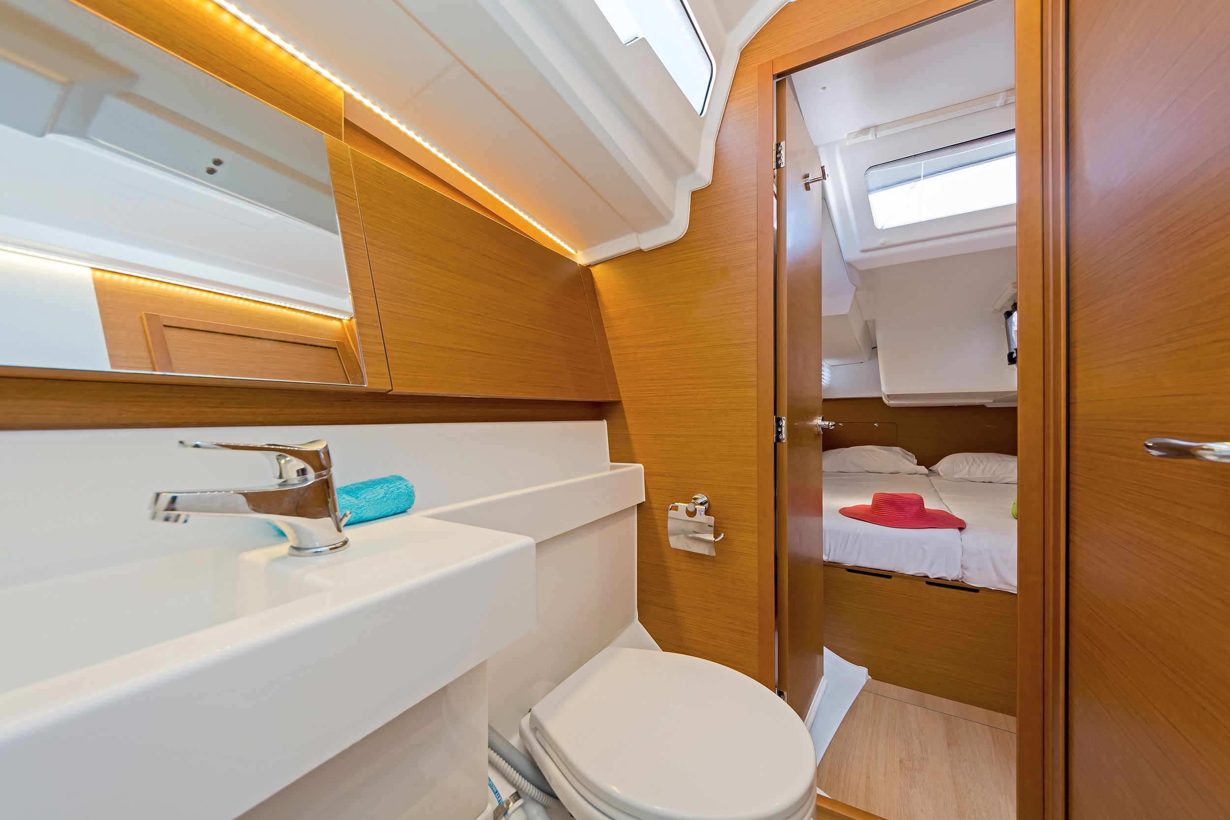 Jeanneau Sun Odyssey 490 | Captain George